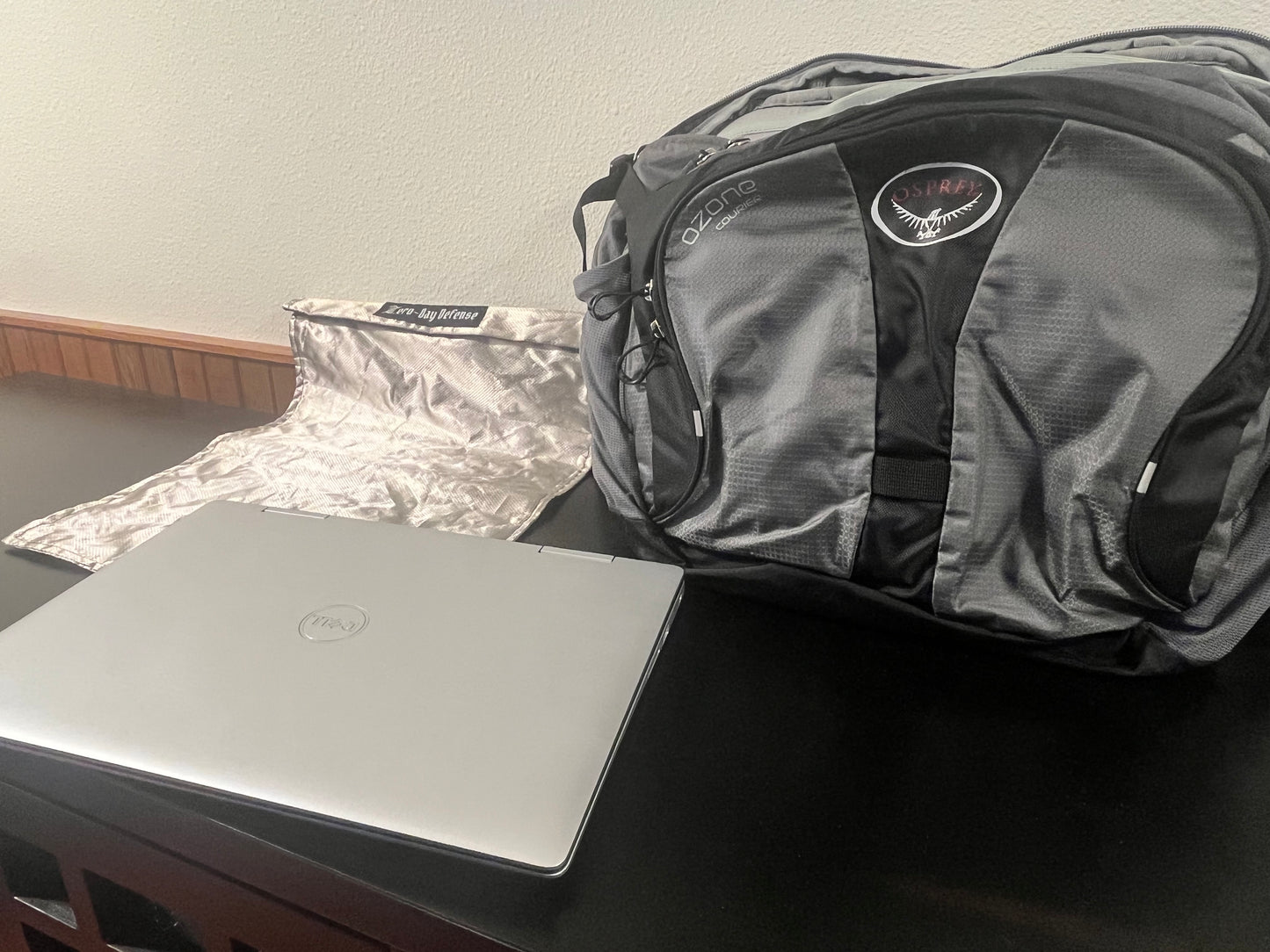 Signal Blocking Faraday bag for laptops