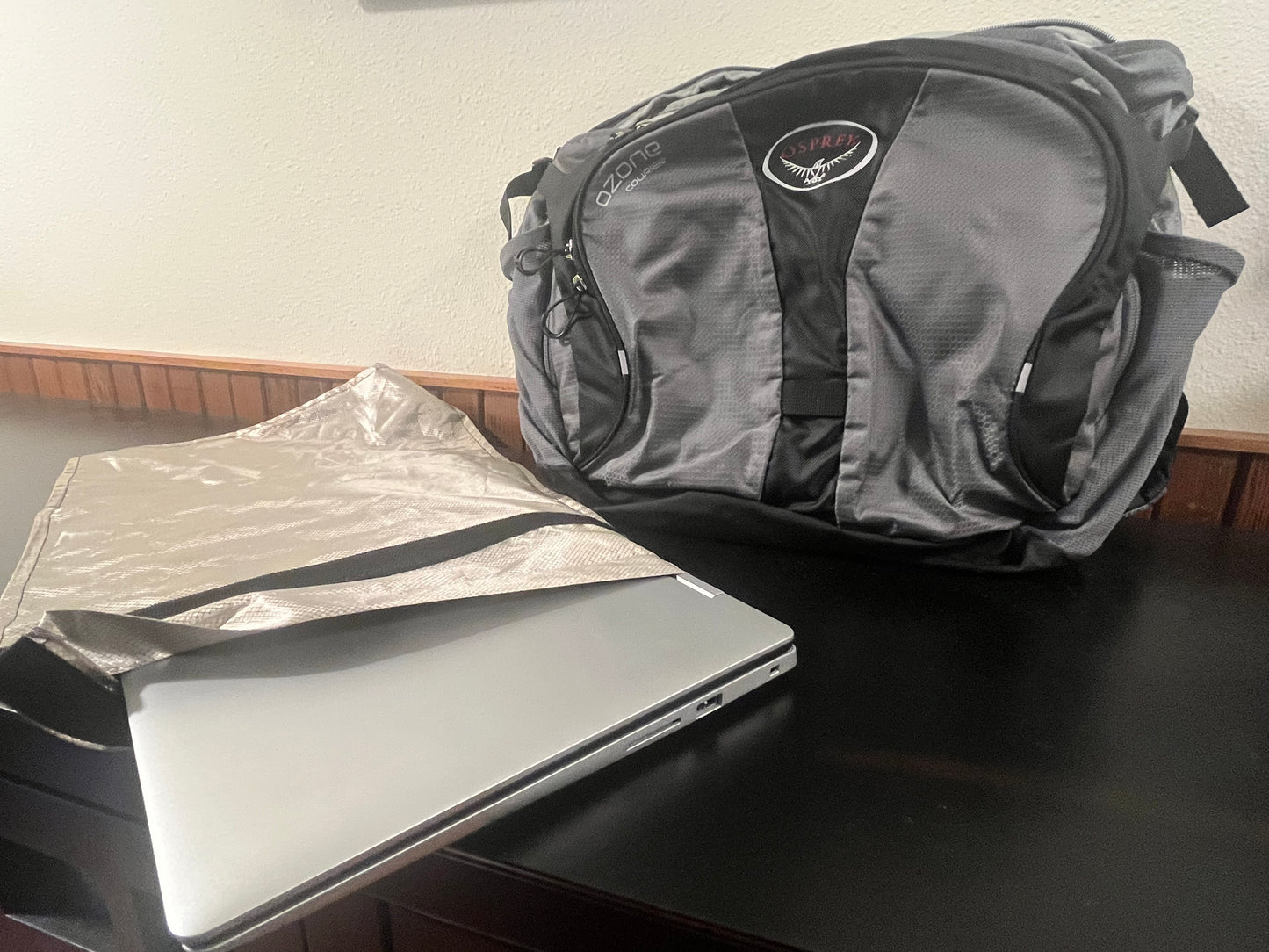Signal Blocking Faraday bag for laptops